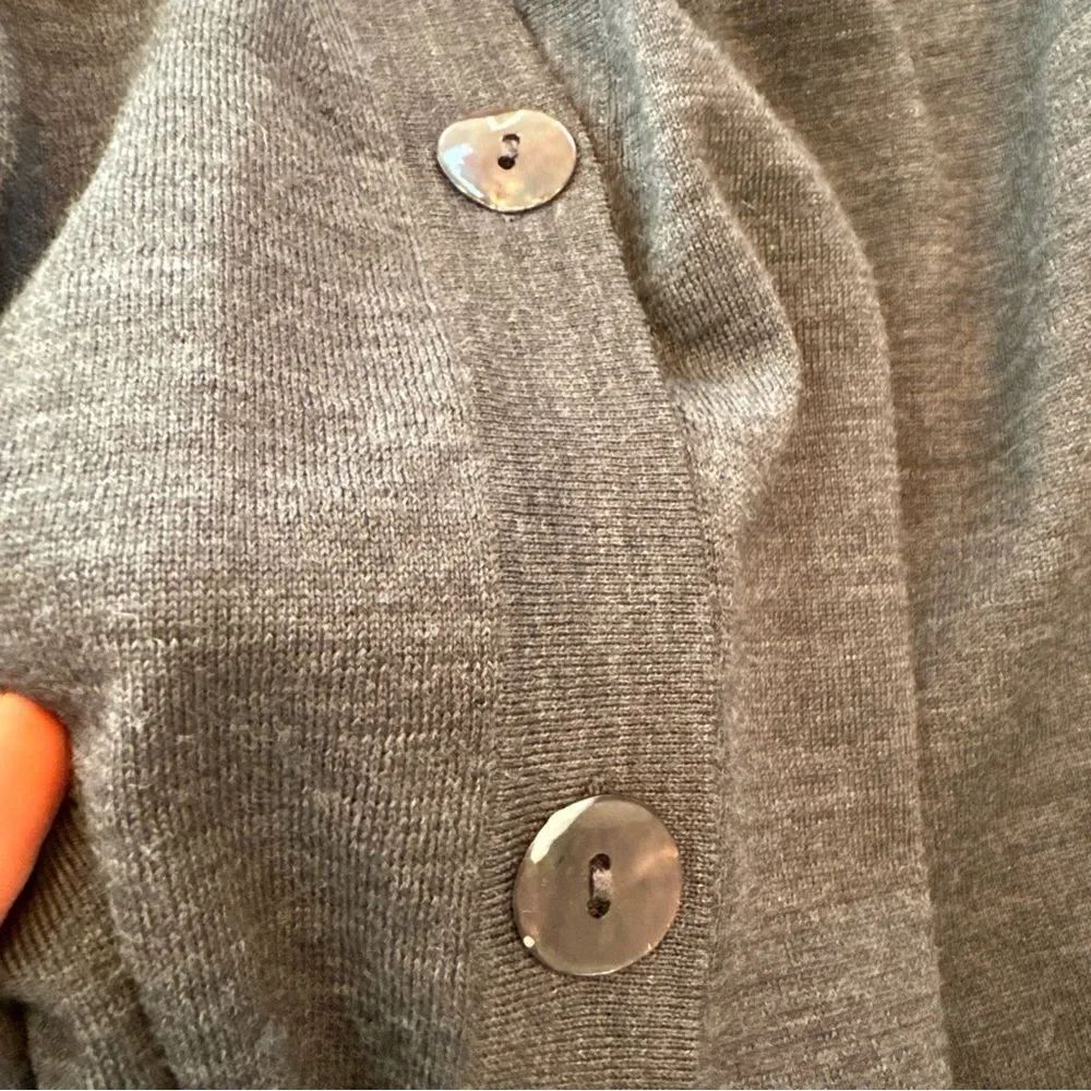 St John Cardigan 100% Wool Mother Of Pearl Buttons Size Medium - Picture 9 of 12